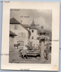 Bevaix 1949 – Woman at Fountain in Village – France 1940s – Photo 6x7cm