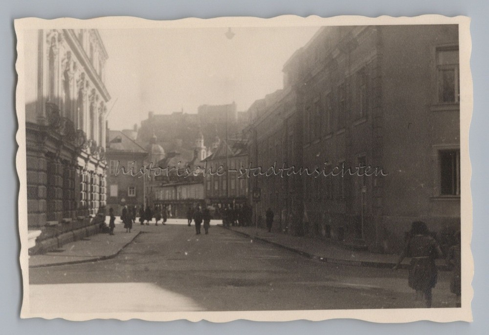 Salzburg Austria 1943 – Children in Running – Vintage Photo 1940s