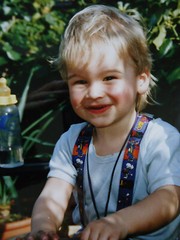 HAPPY NATURE: PHOTO, COLOUR PHOTO, FASHION, CHILD, BOY, GARDEN, SUMMER, NATURE, STYLE!
