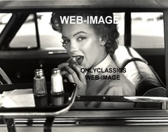 1952 SEXY MARILYN MONROE IN HER CADILLAC CONVERTIBLE CAR 11X14 PHOTO HALSMAN
