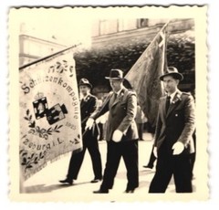 2 photographs Ratzeburg I. L., flag bearer of the shooting company Ratzeburg near