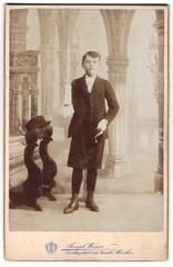 Photograph Joseph Werner, Munich, Isarthorplatz 2 corner Kanalstrasse, portrait