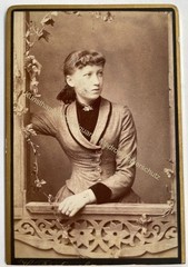 orig. CDV photo photograph woman lady picture old fashion around 1885 H Brandseph Stuttgart