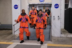 ARTEMIS II CREW WITH SLS AND ORION AT KENNEDY SPACE CENTER 2026 8X10 PHOTO