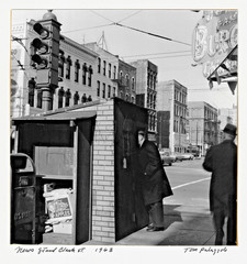 Tom Palazzolo Signed Photo «News Stand (Clark Street)» 1963 Chicago