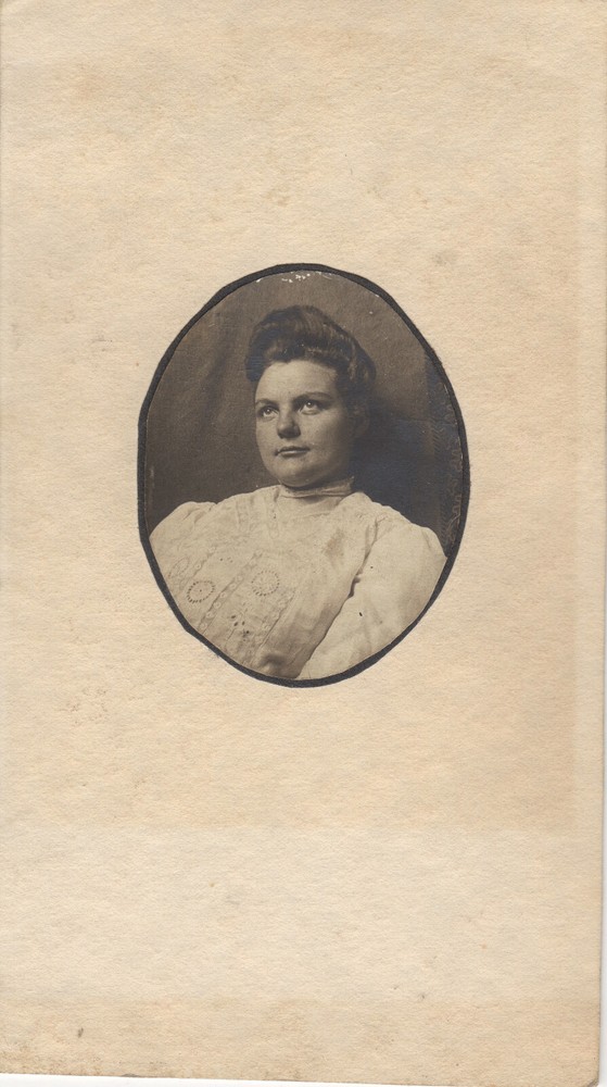 Vintage homemade cabinet card from Janie M Daniel – New Years 1908 