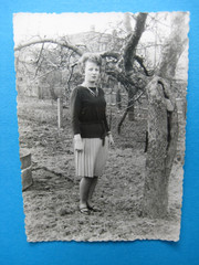 Retro photo GDR pretty woman 1960, original 7 x 10 cm