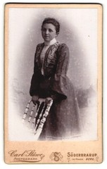 Photograph Carl Stüwe, Süderbrarup, in the house Berg, middle-class woman in fine Z