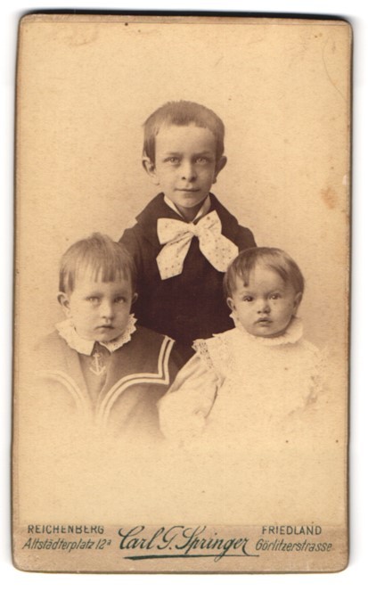 Photograph Carl G. Springer, Friedland, Görlitzerstr., portrait of three cute