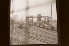 altes Negativ – Güterbahnhof – Waggons – Steinkohle ? 30er Jahre – Ort ?