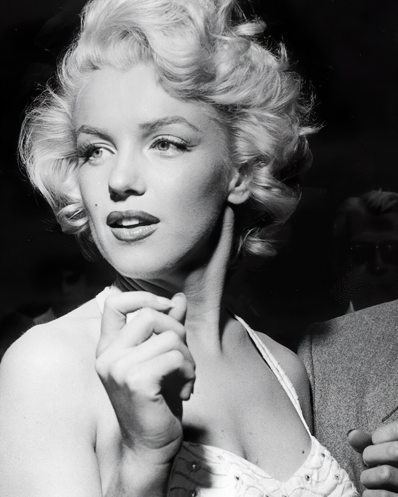 Marilyn Monroe classic publicity photo ca 1953 – reprint – multiple sizes:954