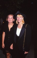 Dia Kate Capshaw With Her Daughter Jessica 1991 KB Format Photographer P8-23-5-2