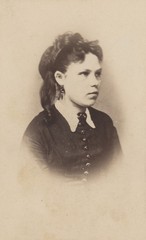 Portrait photography woman portrait Berlin Scherlinsky historical photography album