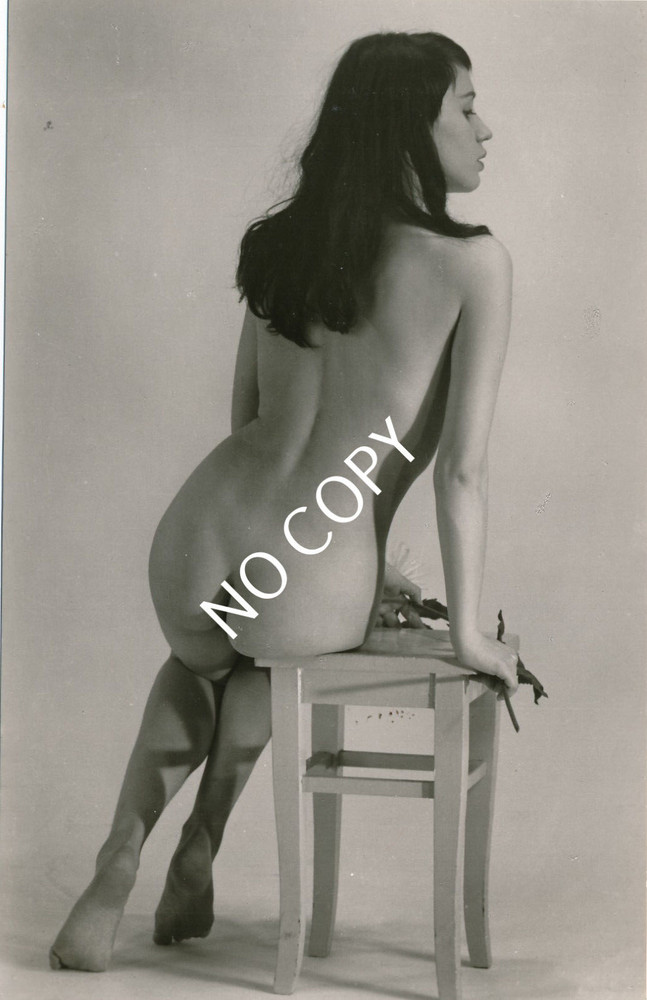 Photo pretty young woman nude art photographer unique around 1960 x175