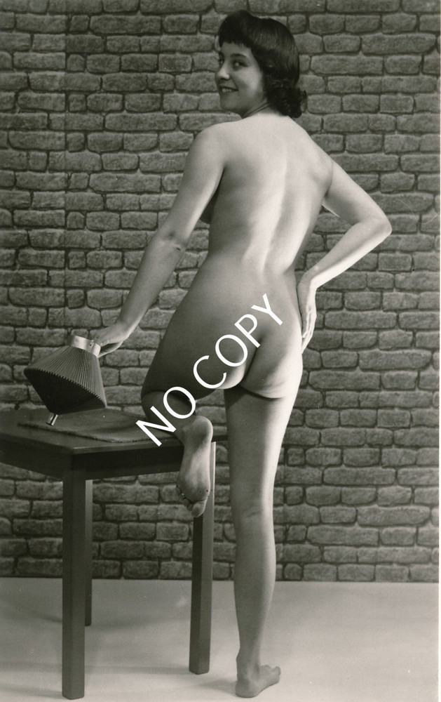 Photo pretty young woman nude art photographer unique around 1960 x175