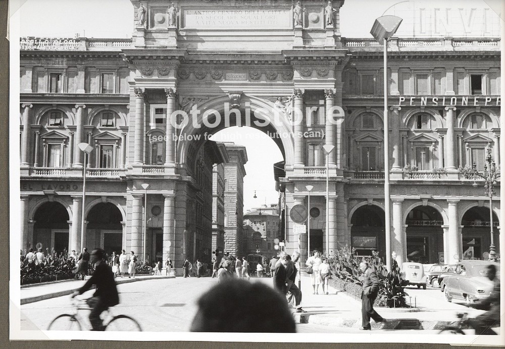 Photo Florence Italy Piazza Repubblica Archway Cars People Scene 1950s