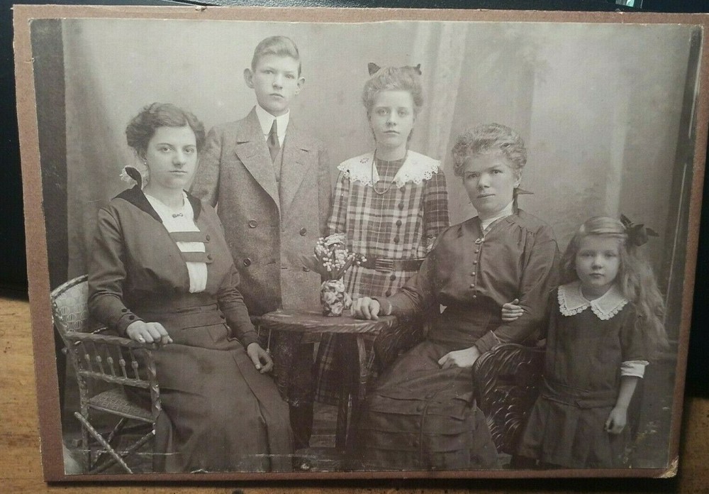 Women & Children – Girl Boy / KAB Carl Wolf Owner P. Blieffert Harburg