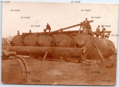 Workers with cylinders and pipes around 1910 – industrial engineering – photo 11x8cm