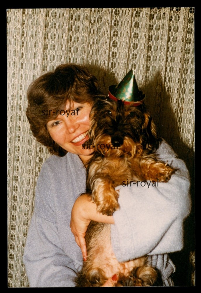 Pretty Woman with Beautiful Dachshund with Party Hat – Teckel Dachshund – Photo 9x13cm