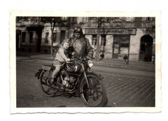 Photo Man Motorcyclist with Little Girl DKW RT 100 Motorcycle Vintage 1955