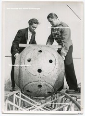G994 Foto Don Oscarez Der Mann in der Todeskugel Artist Stuntman Zirkus Risk