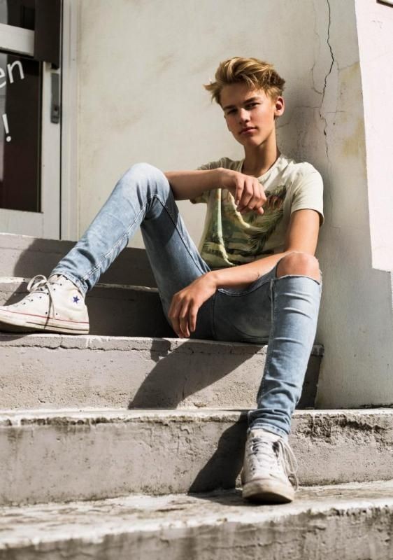 Young man, boy, hairstyle, fashion, Paris, model, hairdresser, novelties, hip, pretty, photo, picture