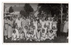 Photo postcard photo group women children men village July 1935 Wald-Dierensen? (K1041)