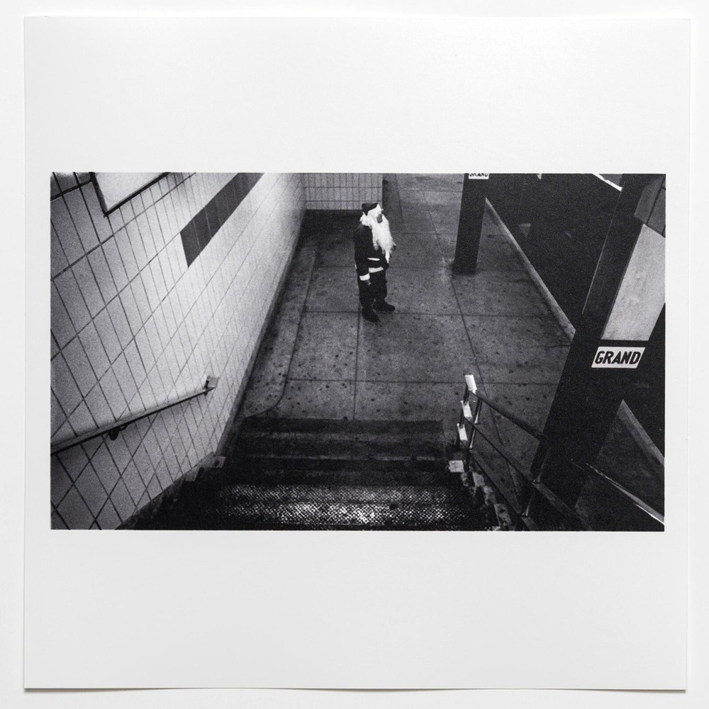 SIGNED Bruce Gilden – Santa Claus, New York. 1968. Christmas photo – Magnum 6×6″