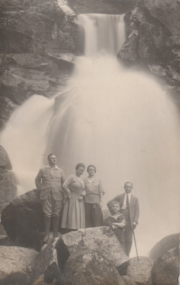 Photo postcard people at the waterfall Gutach Black Forest approx. 1920s