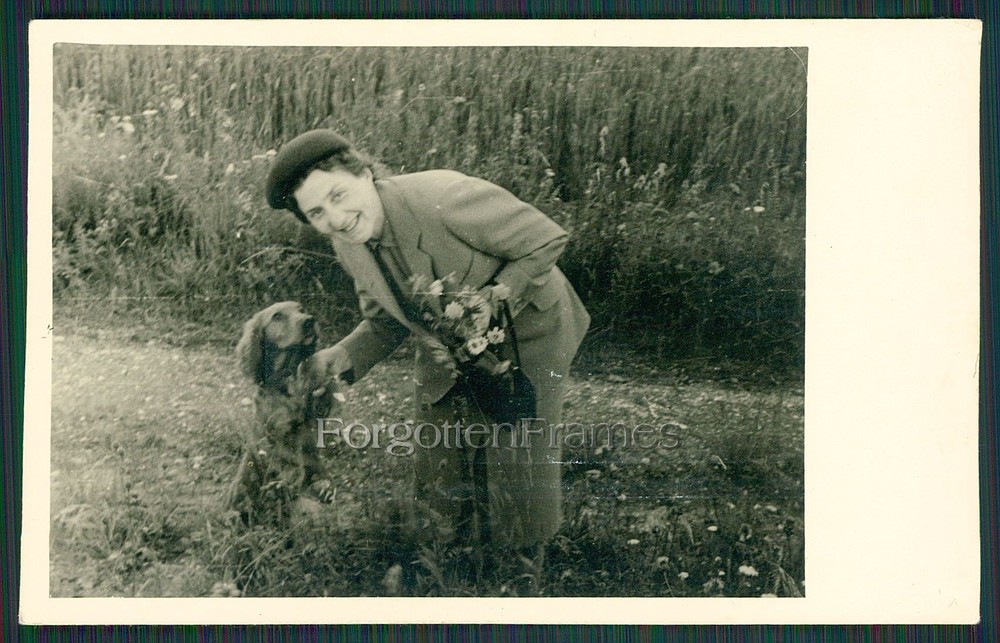 Photo Woman Posing with Spaniel Dog Photo PRETTY WOMAN w DOG