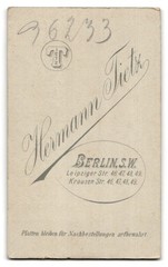 Photograph Hermann Tietz, Berlin-SW, Leipziger Strasse 46-49, portrait young Da