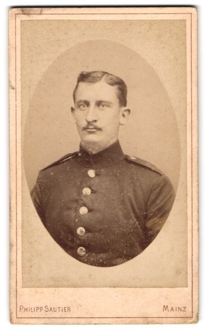 Photograph Philipp Sautier, Mainz, Gartenfeldstraße 15, soldier in uniform with H