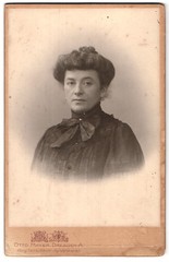 Photograph Otto Mayer, Dresden, Pragerstrasse 38, fine woman in costume dress M