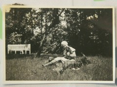Photo 1929 dogs family woman girl woman M6
