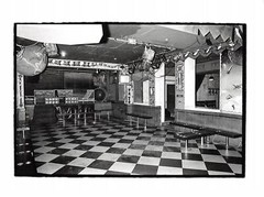 Press Photo. AM21107. Approximately 24X18 Cm. Party Room