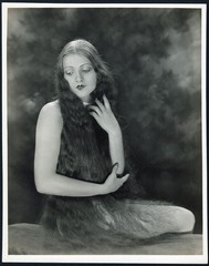 LARGER SIZE, ZIEGFELD FOLLIES Broadway Show, „Princess Heana” dancer w amazing