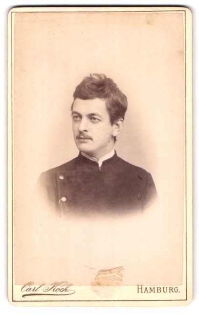 Photograph Carl Koch, Hamburg Neuerwall 30, portrait middle-class man on the side