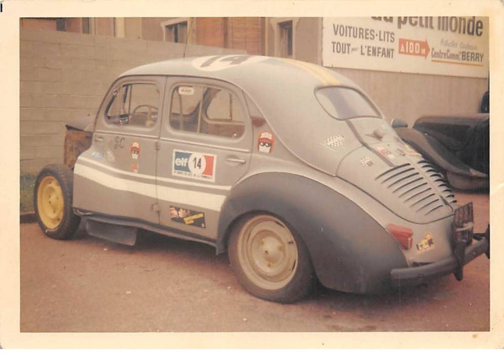 Photograph Moi10268 Identified Car 2Ch Beetle Citroen Peugeot R