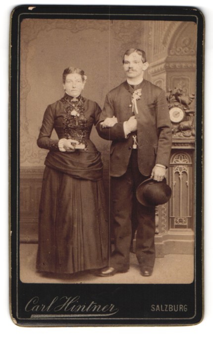 Photograph Carl Hintner, Salzburg, portrait young couple in pretty clothes