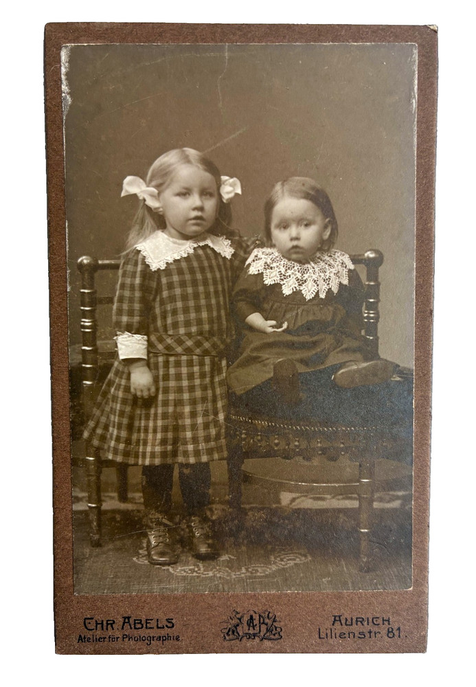 Photograph CDV photo sibling photo picture antique fashion around 1910 Aurich Abels