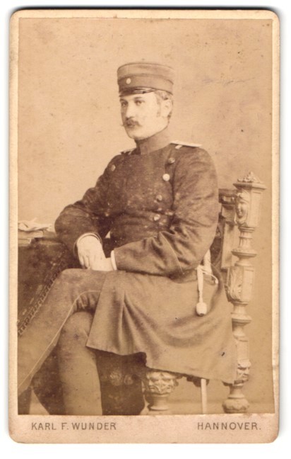 Photograph Karl F. Wunder, Hanover, Friedrichstrasse, portrait of a soldier I