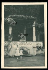 Castello di Miramare – Mother and Daughter at Monument – Trieste – Photo 6x9cm