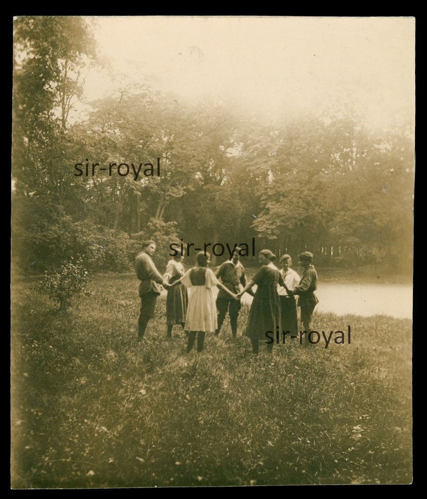 Teenagers Dancing a Dance Circa 1910 – Photo 8x10cm
