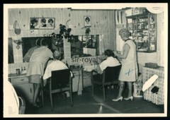 Meuselwitz – Hairdressing Salon and Hairdressing – 1950s 1960s GDR – Photo 11x7cm