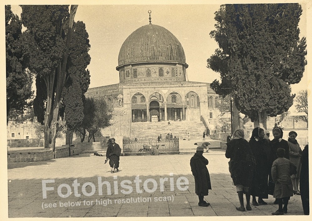 Photo Palestine Jerusalem Dome of the Rock Temple Mount People Forecourt Sacred Building 1932