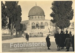 Photo Palestine Jerusalem Dome of the Rock Temple Mount People Forecourt Sacred Building 1932