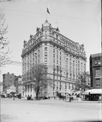Willard’s Hotel Washington Photograph – Vintage Photo from 1902