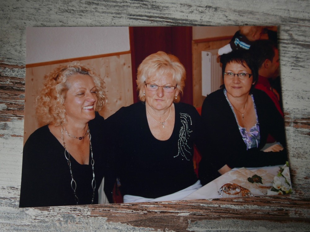 «COMMUNITY»: PHOTO, COLOR PHOTO, LADIES, PARTY, WOMEN, LIFESTYLE, FASHION, MEET!
