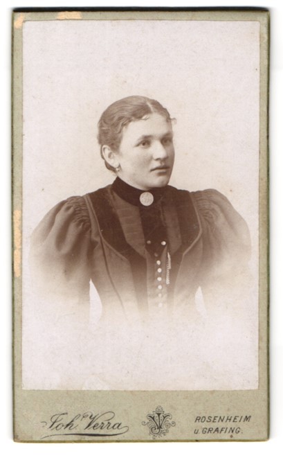 Photograph Joh. Verra, Rosenheim, Spring Street 10, portrait of a woman in el