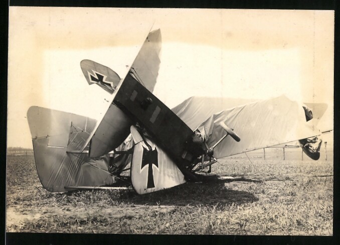 Photography 1.WK, Aircraft the German Air Force After Crash